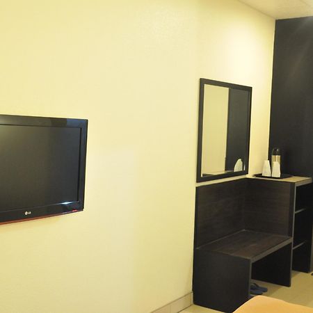 Iloilo Midtown Hotel Esterno foto